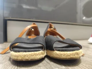 Sandalias cuña esparto negras y beige T39