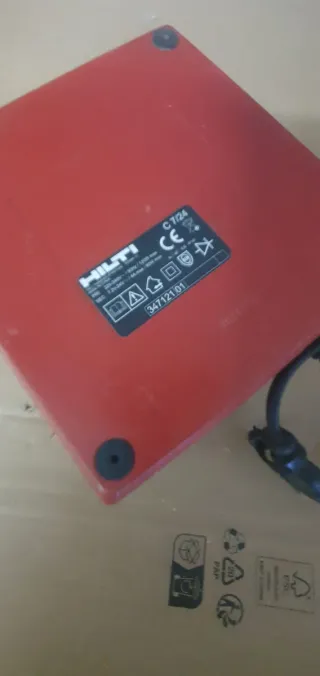 Cargador Hilti C/7/24