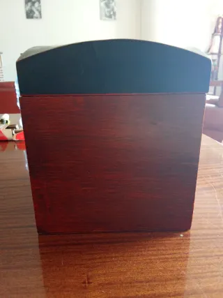 Caja de madera estilo japonés