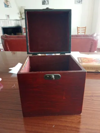 Caja de madera estilo japonés