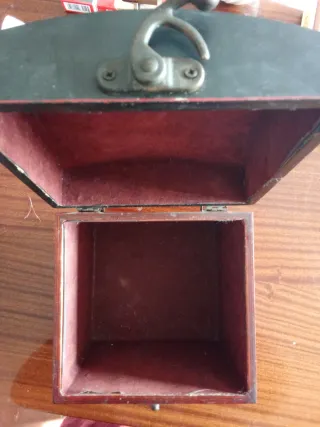 Caja de madera estilo japonés