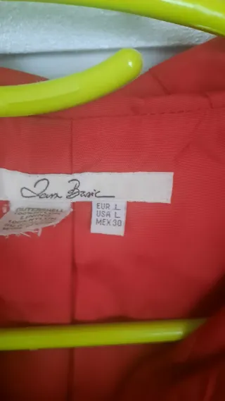 Chubasquero Zara Mujer Rojo