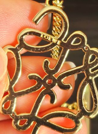 Collar Loewe Anagram Dorado