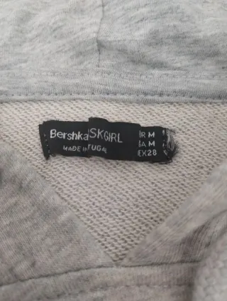 Sudadera Bershka gris con mangas suaves