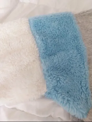 Sudadera Bershka gris con mangas suaves