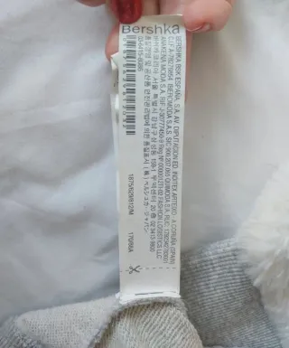 Sudadera Bershka gris con mangas suaves