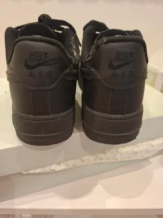 Nike Air Force 1 Talla 44 Negras