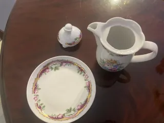 Teiera in porcellana francese dipinta a mano