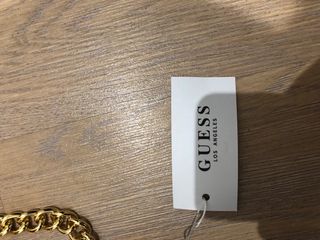 Bolso Guess Negro y Dorado Cadena