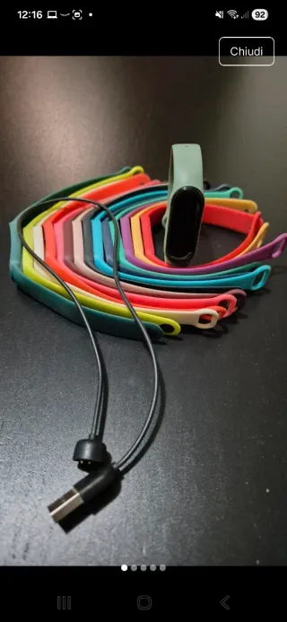 Smartwatch con cinturini colorati