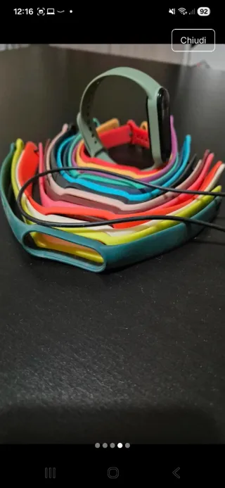 Smartwatch con cinturini colorati