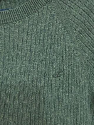 Jersey Hollister verde acanalado