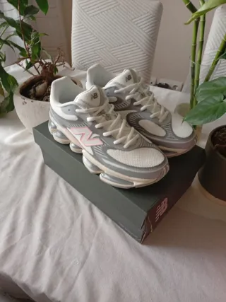 Zapatillas New Balance Blancas y Rosas unisex