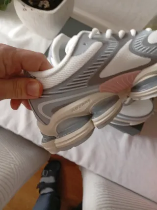 Zapatillas New Balance Blancas y Rosas unisex