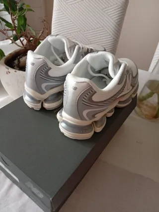 Zapatillas New Balance Blancas y Rosas unisex