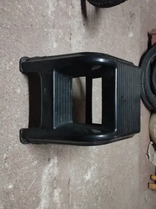 2 Taburetes de plástico negro 2 peldaños.