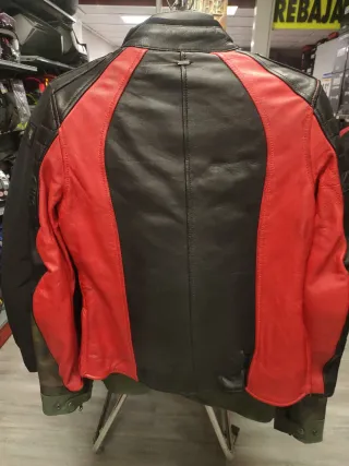 Cazadora de piel para moto