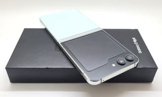 SAMSUNG Galaxy Z Flip5 256GB 8GB Menta