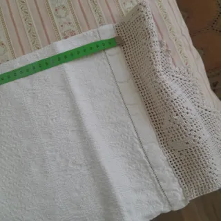 Asciugamani in cotone beige con bordo uncinetto