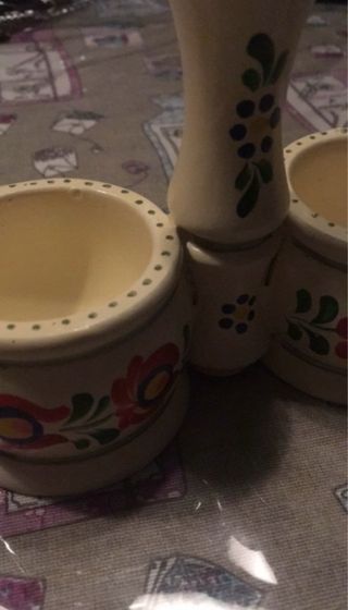 Portauova sode in legno decorato a mano