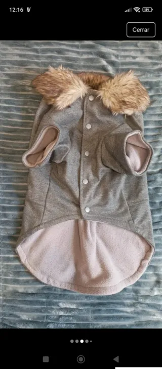 Abrigo para perro mediano con cuello de pelo