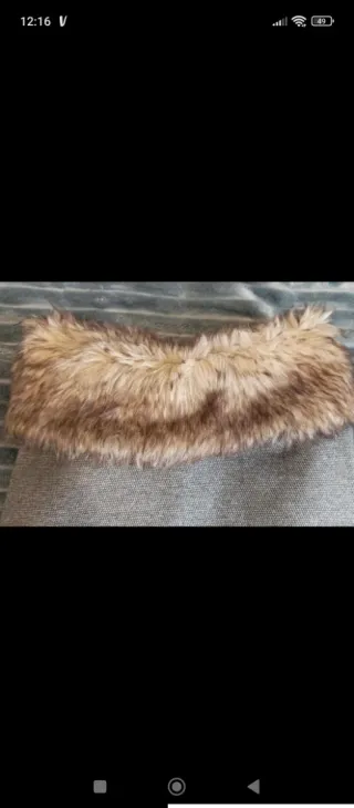 Abrigo para perro mediano con cuello de pelo