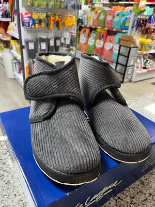 Zapatillas de casa grises disponible en mas tallas