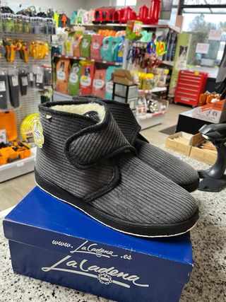Zapatillas de casa grises disponible en mas tallas