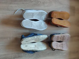 Lote Zapatillas Reebok y Munich. Talla 43