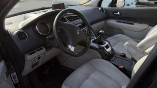 Peugeot 5008 2011