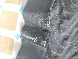 Falda Stradivarius geométrica