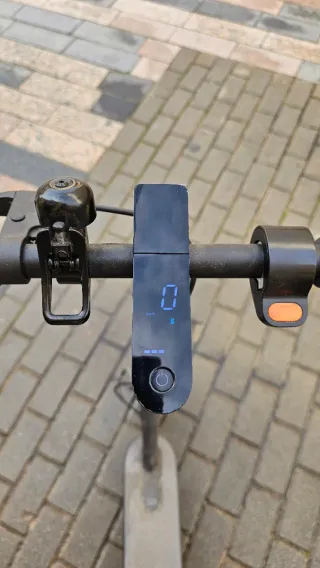 Patinete Eléctrico Xiaomi Mi 1S + Cargador y casco