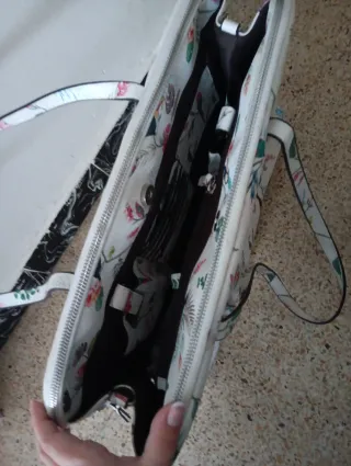 Bolso multiusos estampado floral y tucanes