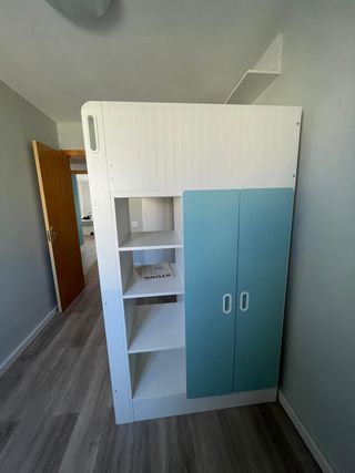 Litera alta Ikea blanca con balda y colchon