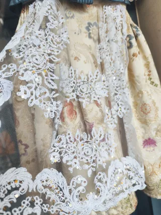 Alquilo Traje Fallera ( 2 a 4 años) cancan y zapat