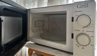 Horno Microondas con Grill