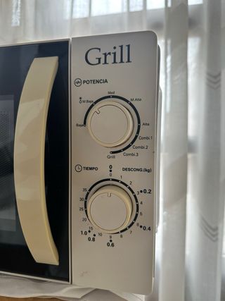 Horno Microondas con Grill