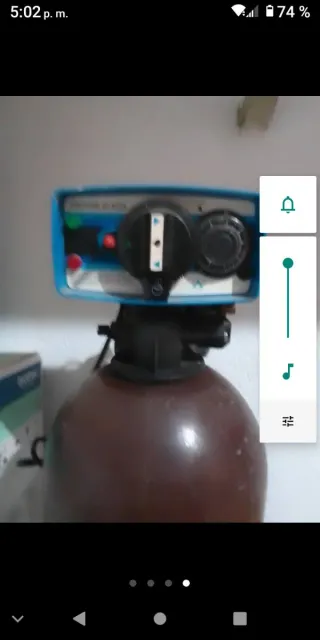 Filtro de plástico azul y negro