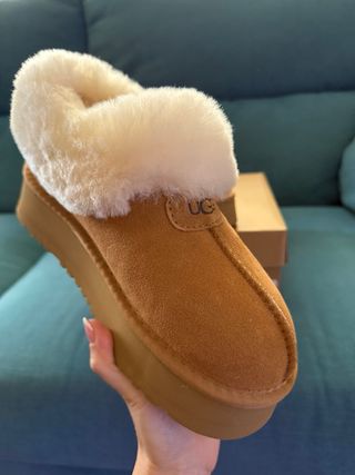 Botas UGG Marrones con Plataforma .