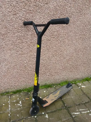 Patinete Scooter Negro con Diseño