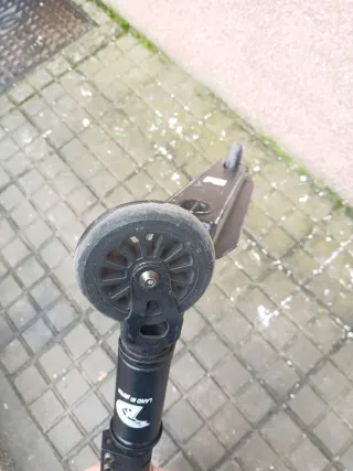 Patinete Scooter Negro con Diseño