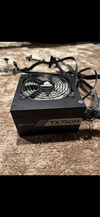 Fuente de Alimentación Corsair TX750M