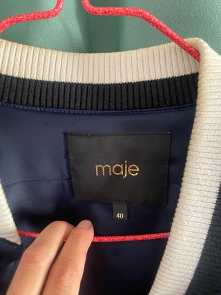 Chaqueta Bomber Maje Bordada Azul y Blanca