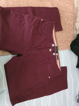 Pantalones Massimo Dutti granates