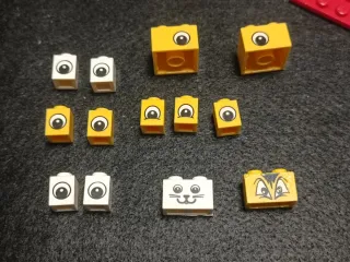 Mattoncini Lego con occhi