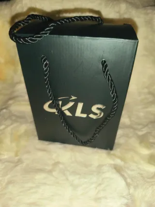 Caja regalo San Valentín rosas y collar