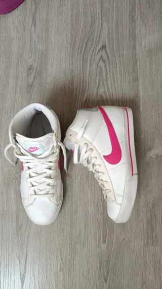Zapatillas Nike Botín Blancas y Rosas