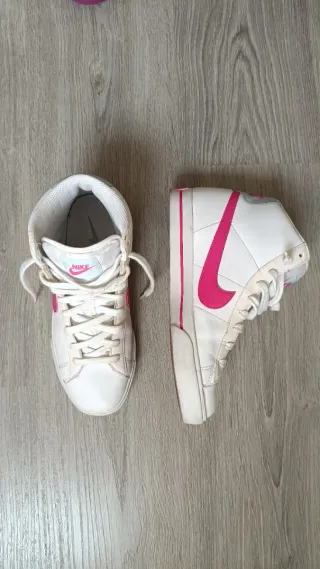 Zapatillas Nike Botín Blancas y Rosas