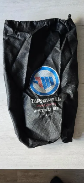 GUANTE T&W OFICIAL CON CIERRE DE VELCRO 16-0Z