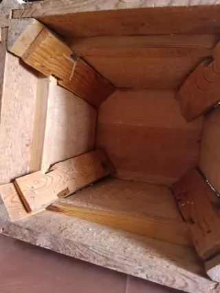 Antigua peana decorada